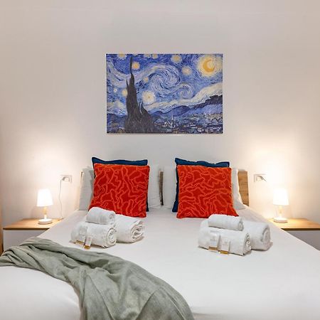 Modern Stone Apartment In The Heart Of Bari Luaran gambar