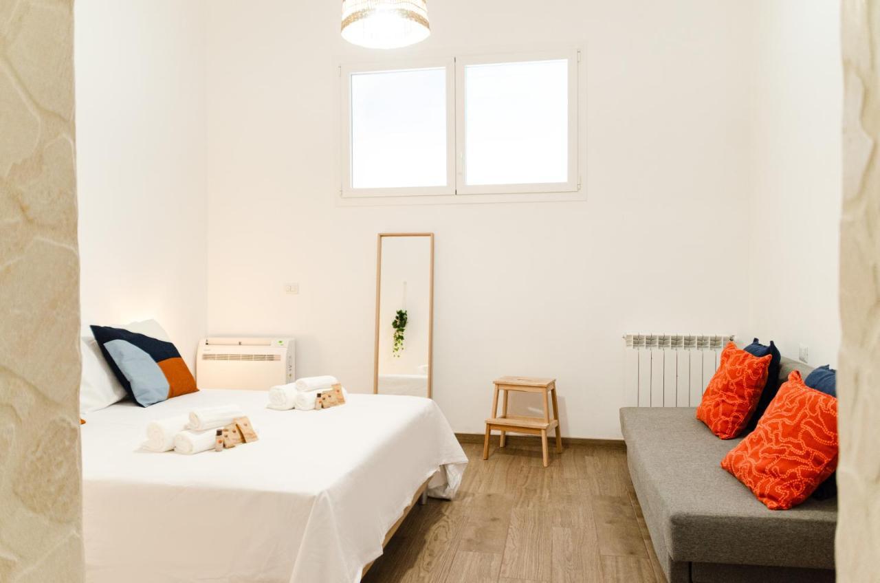 Modern Stone Apartment In The Heart Of Bari Luaran gambar