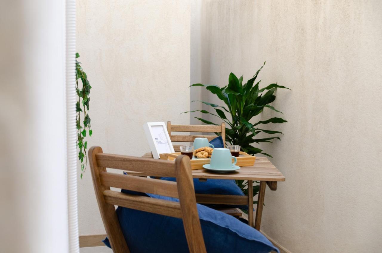 Modern Stone Apartment In The Heart Of Bari Luaran gambar