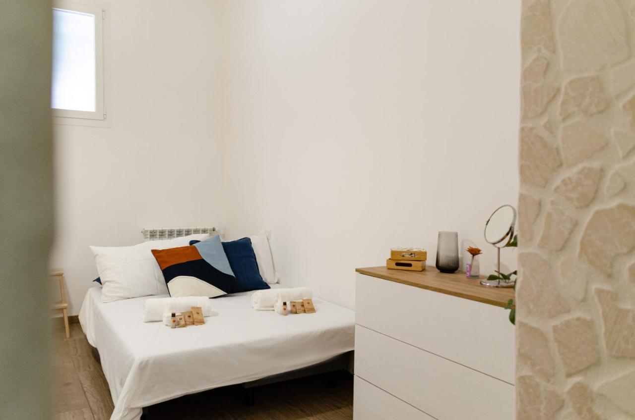 Modern Stone Apartment In The Heart Of Bari Luaran gambar