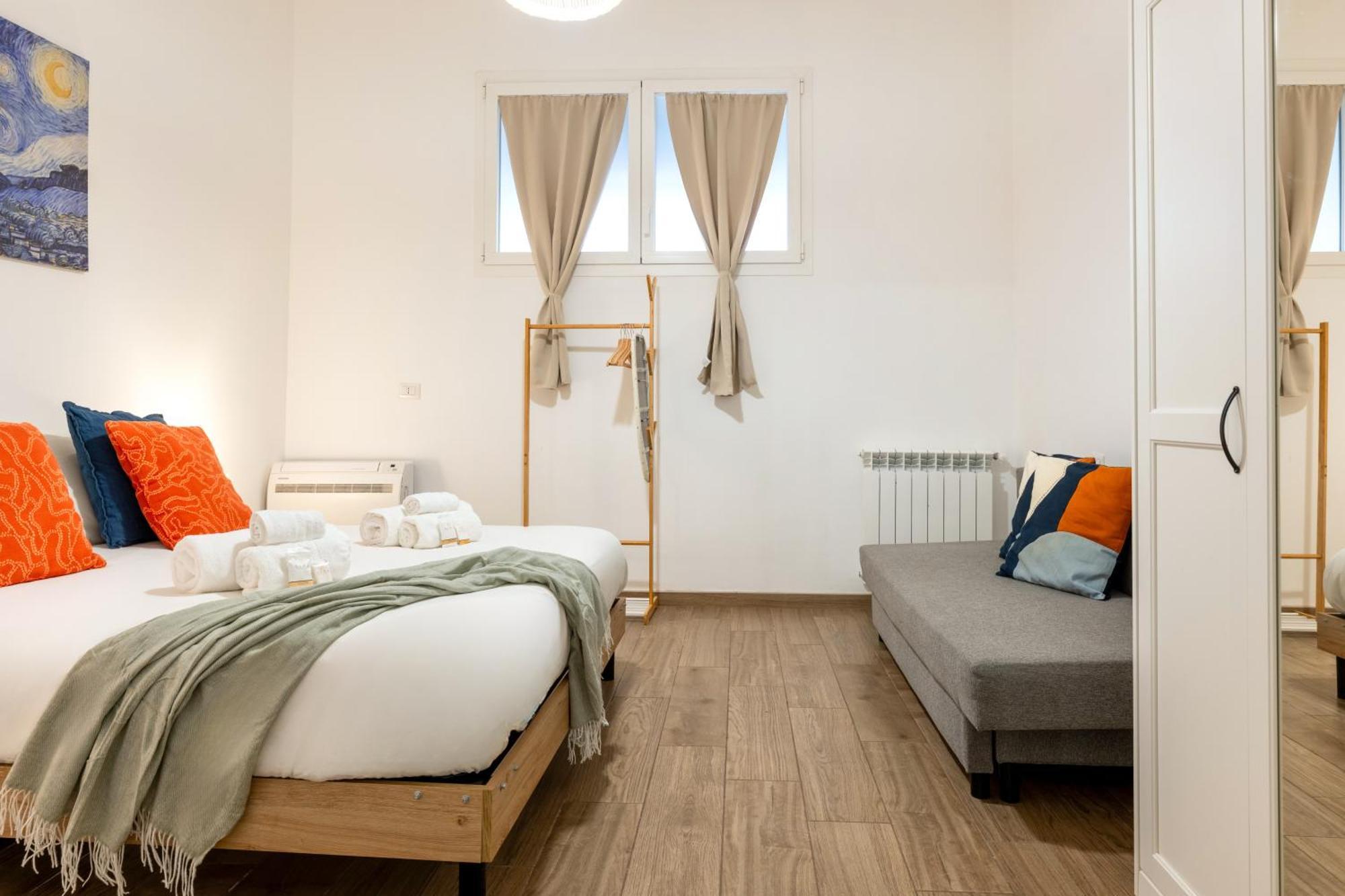 Modern Stone Apartment In The Heart Of Bari Luaran gambar