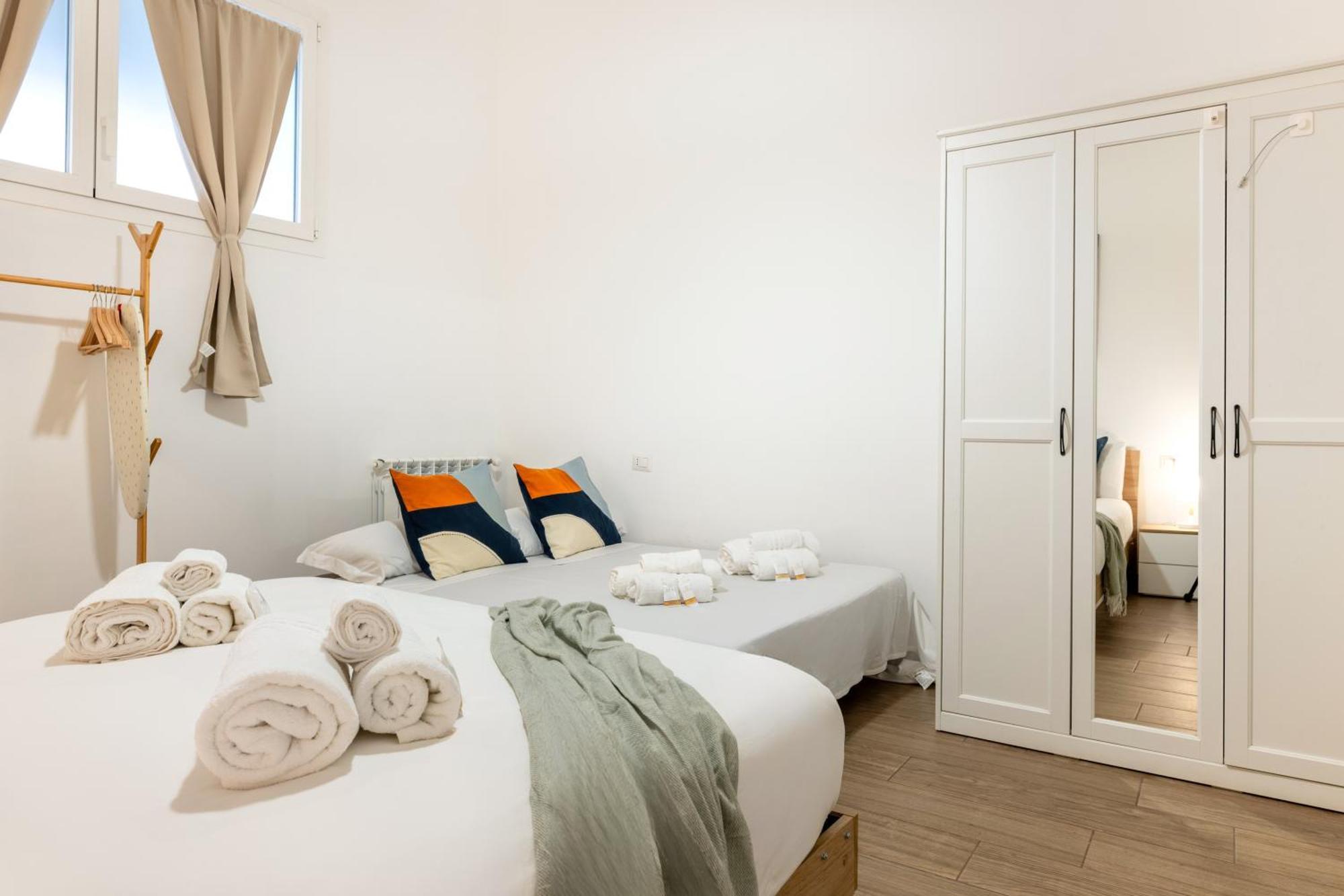 Modern Stone Apartment In The Heart Of Bari Luaran gambar