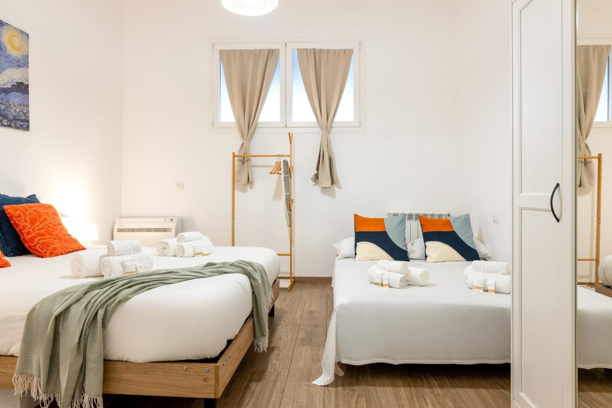 Modern Stone Apartment In The Heart Of Bari Luaran gambar